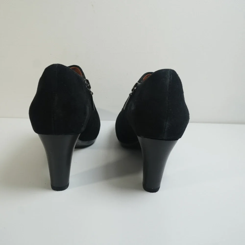 Clarks Artisan Ankle Boots Women‎ 7M Black Suede Pleated Ruched Block Heel Zip